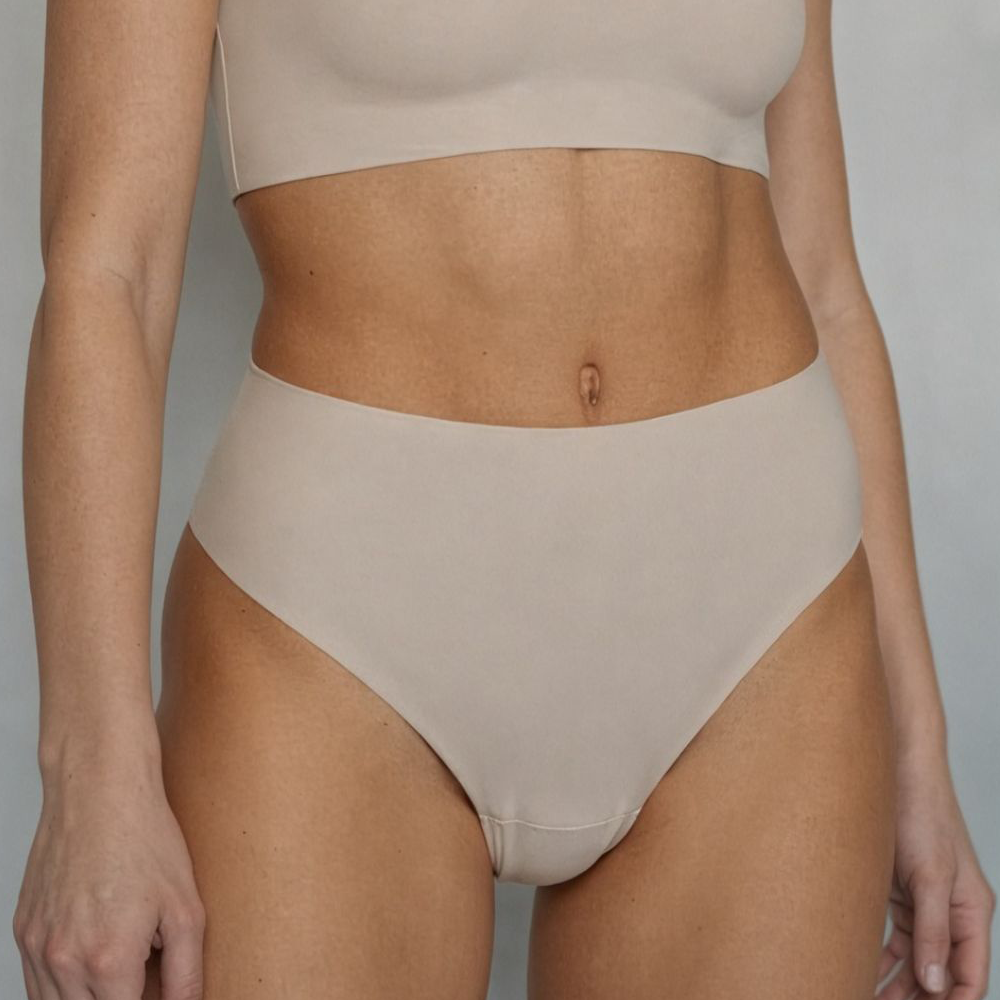 Seamless Camel Toe Thong